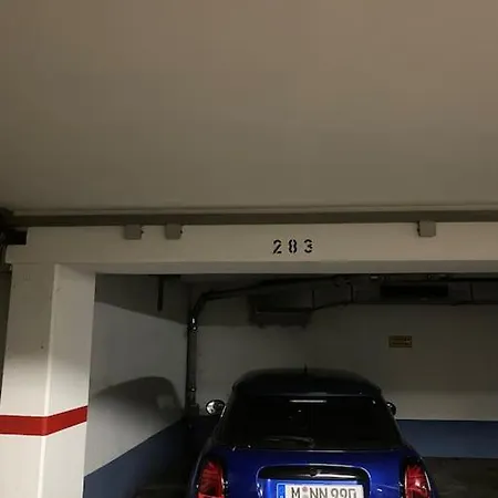 Schone Eigentumswohnung, 3 Min. Ubahn,garage Apartmán